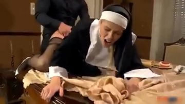 Nonne religious Nonne porno baisée bureau