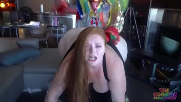 Superbe graisse baisée durement dans clown